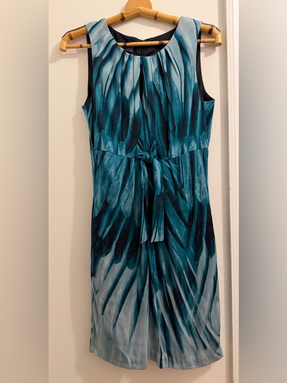 Donna Ricco Midi Dress with Accented Twist on Tie Knot on Waist